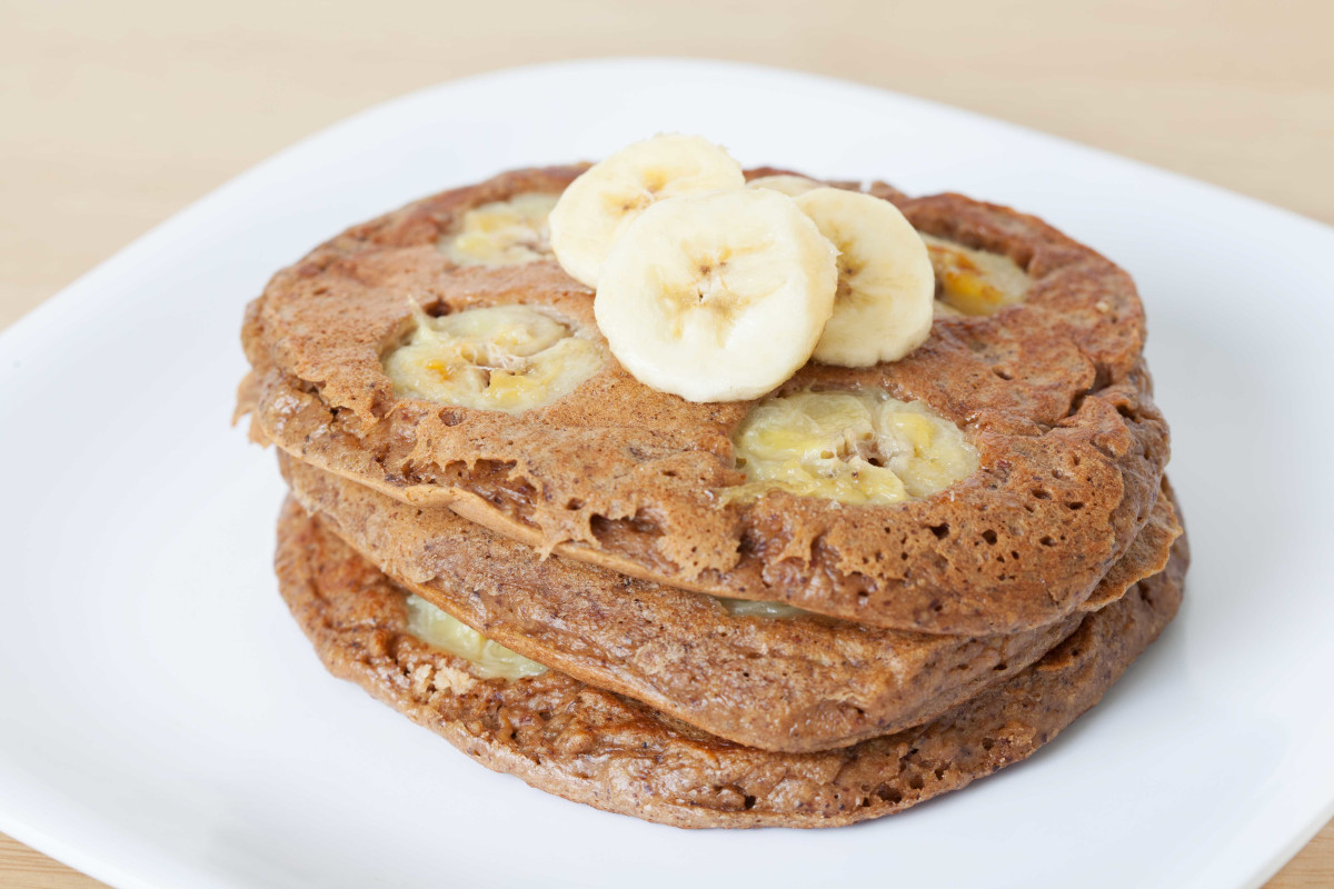 Pancakes with banana slices