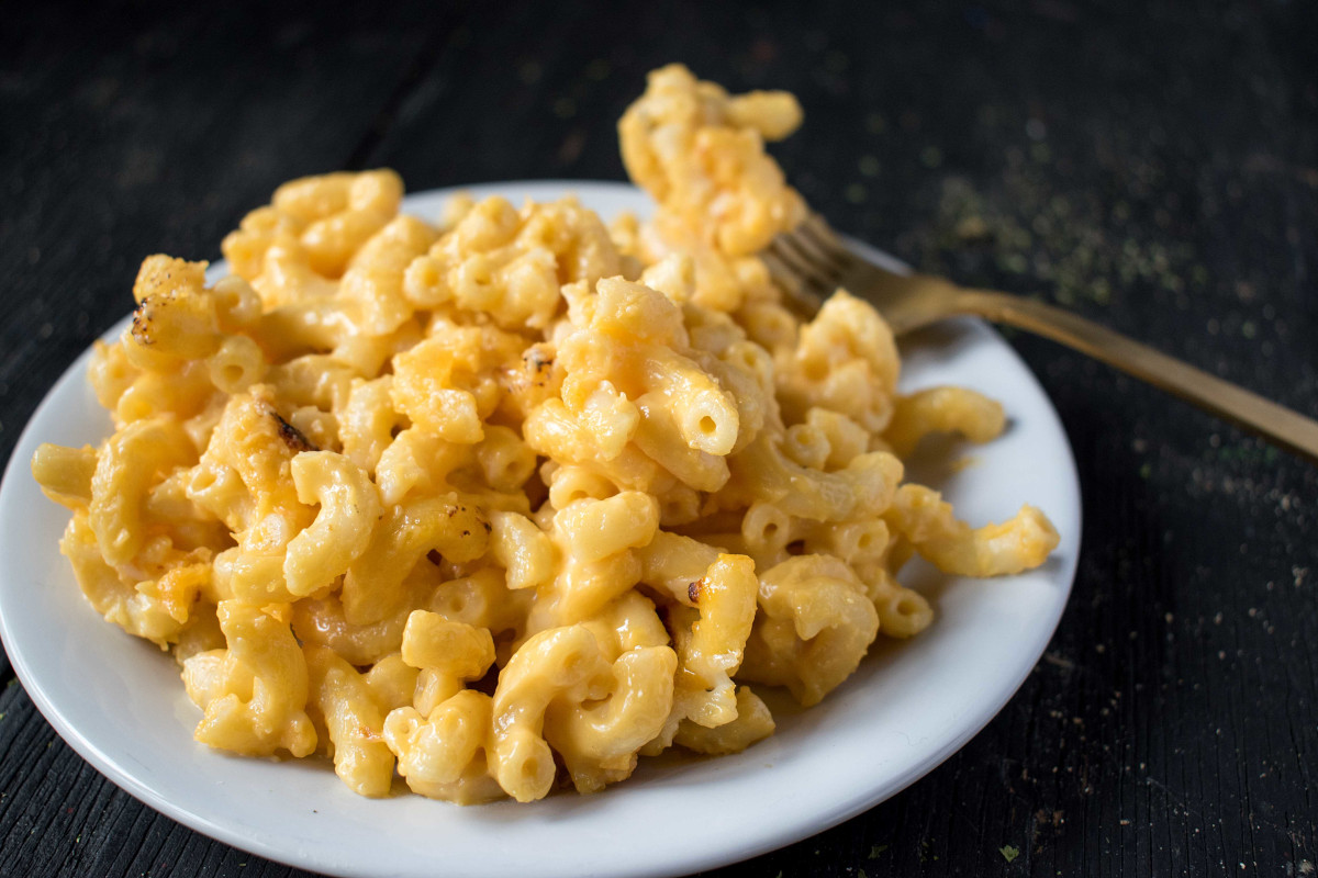 A bowl of macaroni and cheese