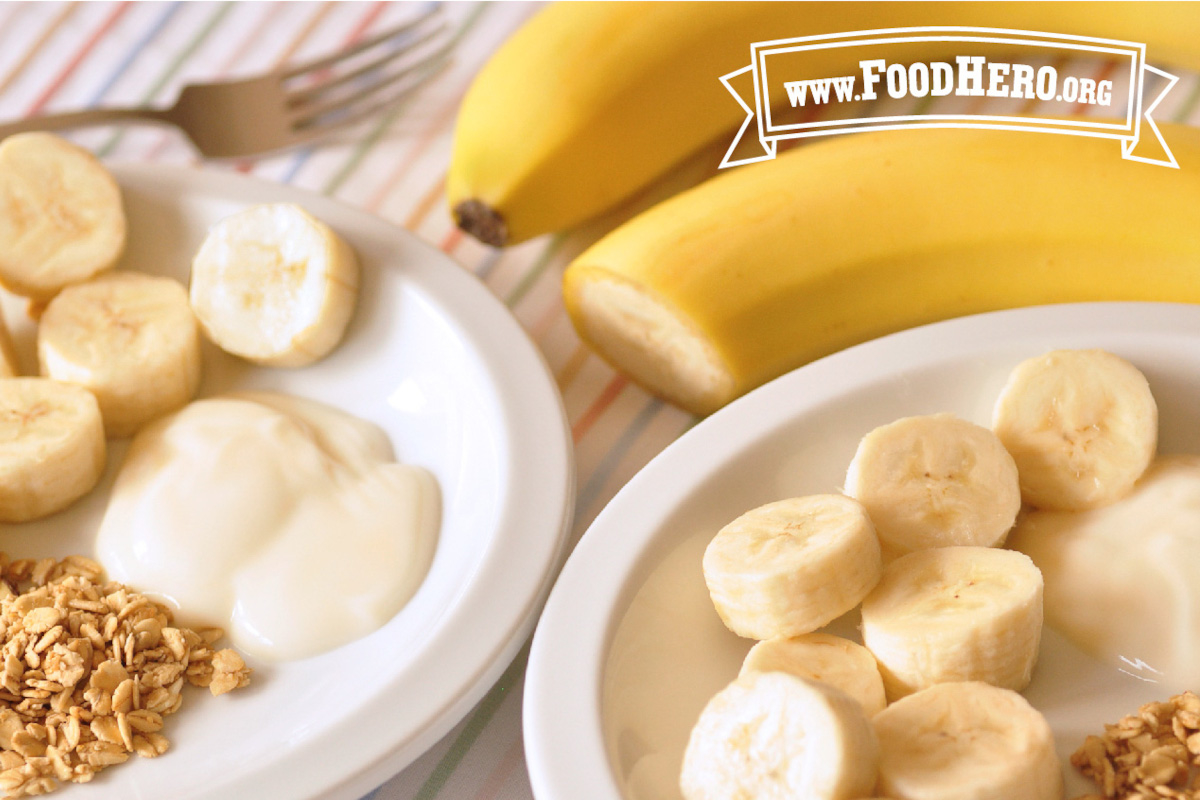 Bowls of sliced bananas with oats